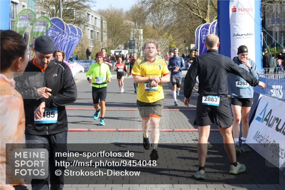 12.04.2026 - 45. Internationalen Wilhelmsburger Insellauf Strokosch-Dieckow http://msf.ph/oto/9454048 12.04.2026 10:41:11 Ziel 4262, 2485, 2883, 4501, 2633, 2634, 3090, 4649, 4655, 3987, 3381, 3380 meine-sportfotos.de