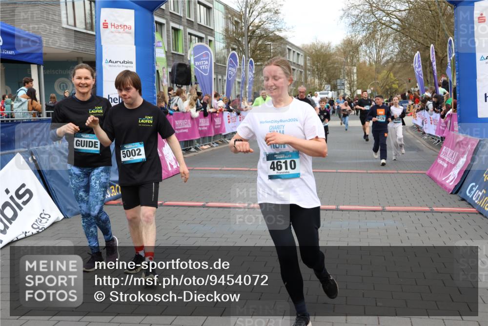 12.04.2026 - 45. Internationalen Wilhelmsburger Insellauf Strokosch-Dieckow http://msf.ph/oto/9454072 12.04.2026 13:05:28 Ziel 4610, 5128, 5098, 5235, 5234, 5504, 2139, 3001, 2443 meine-sportfotos.de