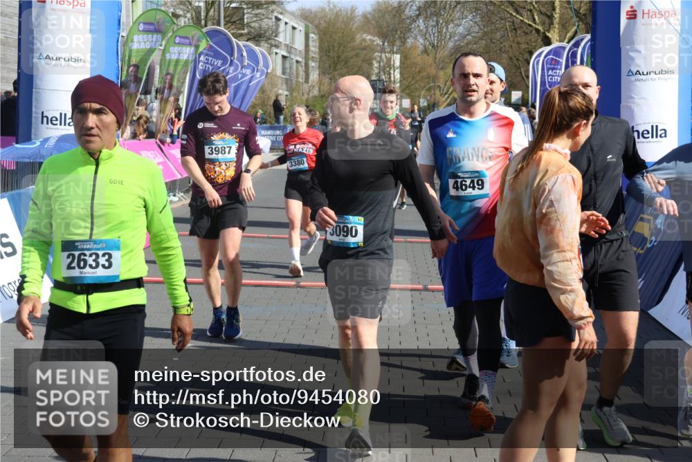 12.04.2026 - 45. Internationalen Wilhelmsburger Insellauf Strokosch-Dieckow http://msf.ph/oto/9454080 12.04.2026 10:41:15 Ziel 2633, 2634, 3090, 4649, 4655, 3987, 3381, 3380, 4180, 4980, 5408 meine-sportfotos.de