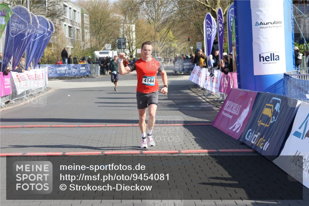 12.04.2026 - 45. Internationalen Wilhelmsburger Insellauf Strokosch-Dieckow http://msf.ph/oto/9454081 12.04.2026 10:29:14 Ziel 4075, 4144 meine-sportfotos.de
