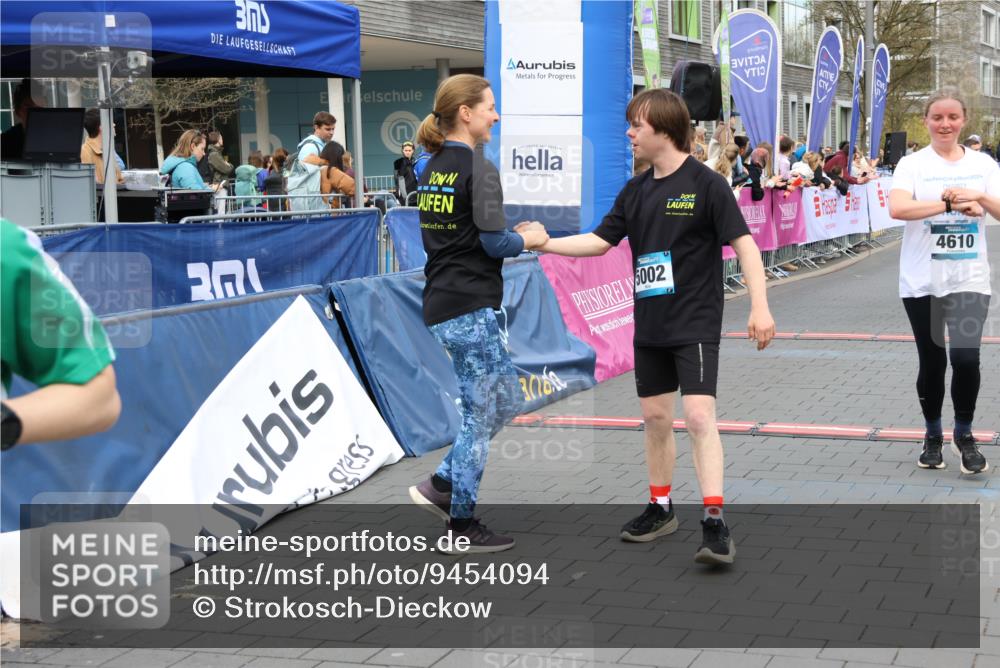 12.04.2026 - 45. Internationalen Wilhelmsburger Insellauf Strokosch-Dieckow http://msf.ph/oto/9454094 12.04.2026 13:05:26 Ziel 5002, 5427, 4610, 5128, 5098, 5235, 5234, 5504, 2139 meine-sportfotos.de