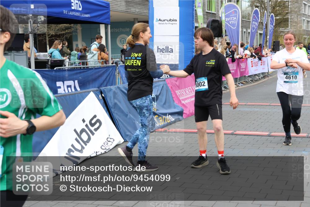 12.04.2026 - 45. Internationalen Wilhelmsburger Insellauf Strokosch-Dieckow http://msf.ph/oto/9454099 12.04.2026 13:05:26 Ziel 5002, 5427, 4610, 5128, 5098, 5235, 5234, 5504, 2139 meine-sportfotos.de