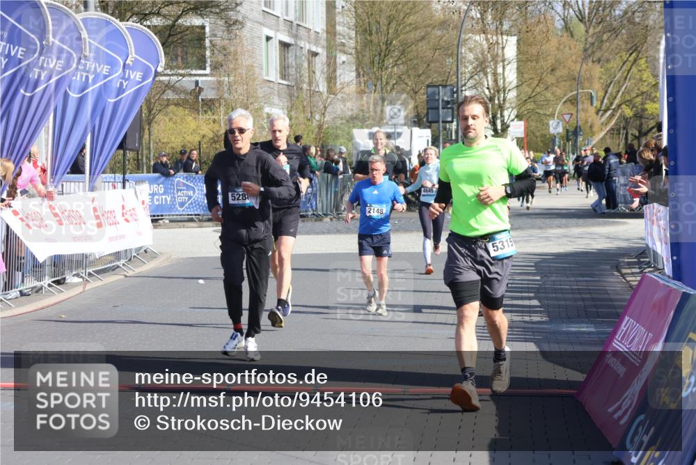 12.04.2026 - 45. Internationalen Wilhelmsburger Insellauf Strokosch-Dieckow http://msf.ph/oto/9454106 12.04.2026 10:41:33 Ziel 5247, 5299, 5315, 5288, 3444, 5254 meine-sportfotos.de