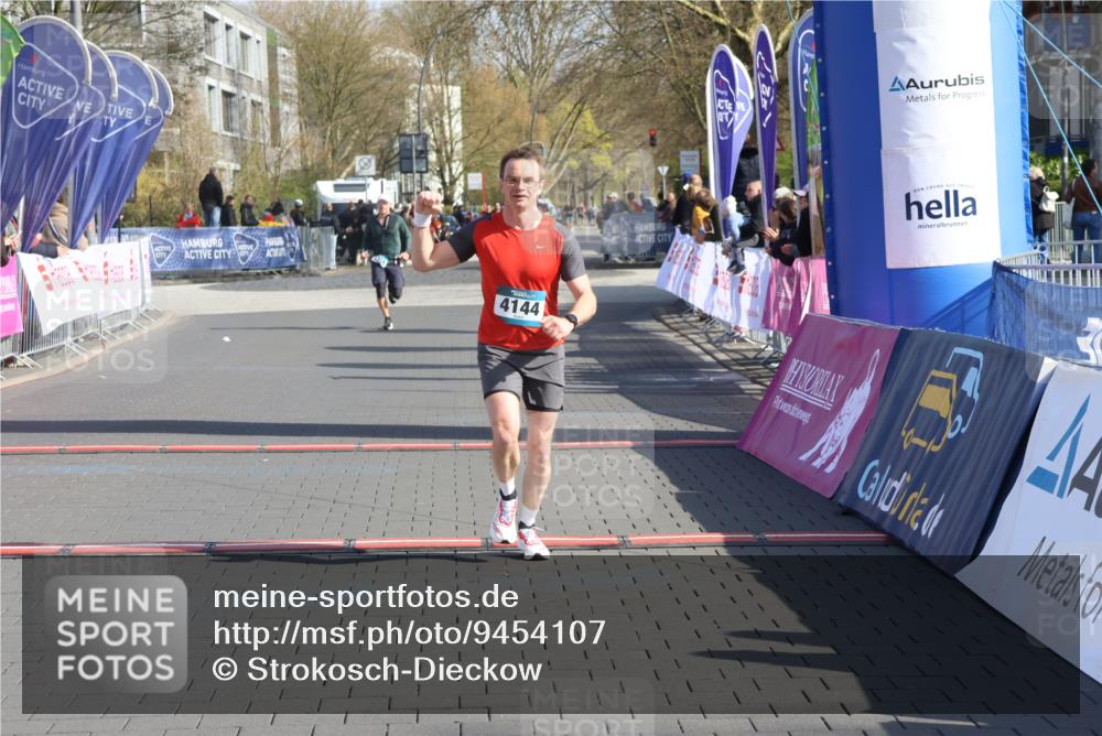 12.04.2026 - 45. Internationalen Wilhelmsburger Insellauf Strokosch-Dieckow http://msf.ph/oto/9454107 12.04.2026 10:29:15 Ziel 4144 meine-sportfotos.de