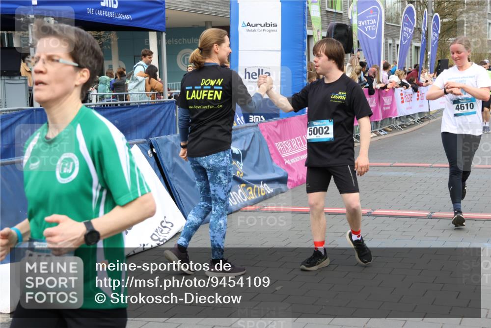 12.04.2026 - 45. Internationalen Wilhelmsburger Insellauf Strokosch-Dieckow http://msf.ph/oto/9454109 12.04.2026 13:05:26 Ziel 5002, 5427, 4610, 5128, 5098, 5235, 5234, 5504, 2139 meine-sportfotos.de