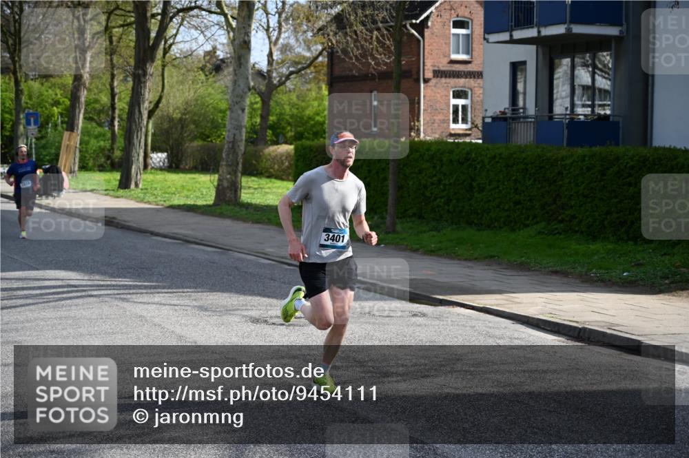 12.04.2026 - 45. Internationalen Wilhelmsburger Insellauf J. Mangold http://msf.ph/oto/9454111 12.04.2026 10:17:12 Ziel 3401, 5838, 2819, 2866, 2866, 4205, 3682, 4475 meine-sportfotos.de