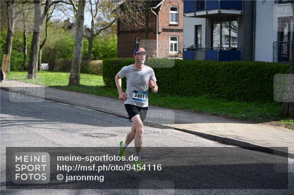 12.04.2026 - 45. Internationalen Wilhelmsburger Insellauf J. Mangold http://msf.ph/oto/9454116 12.04.2026 10:17:12 Ziel 3401, 5838, 2819, 2866, 2866, 4205, 3682, 4475 meine-sportfotos.de