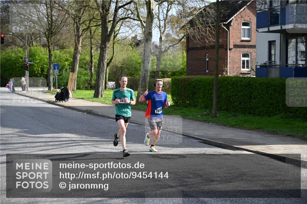 12.04.2026 - 45. Internationalen Wilhelmsburger Insellauf J. Mangold http://msf.ph/oto/9454144 12.04.2026 10:17:15 Ziel 3401, 5838, 2819, 2866, 4205, 3682, 4475 meine-sportfotos.de