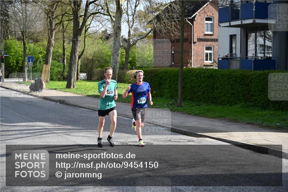 12.04.2026 - 45. Internationalen Wilhelmsburger Insellauf J. Mangold http://msf.ph/oto/9454150 12.04.2026 10:17:16 Ziel 3401, 5838, 2819, 2866, 4205, 3682, 4475 meine-sportfotos.de