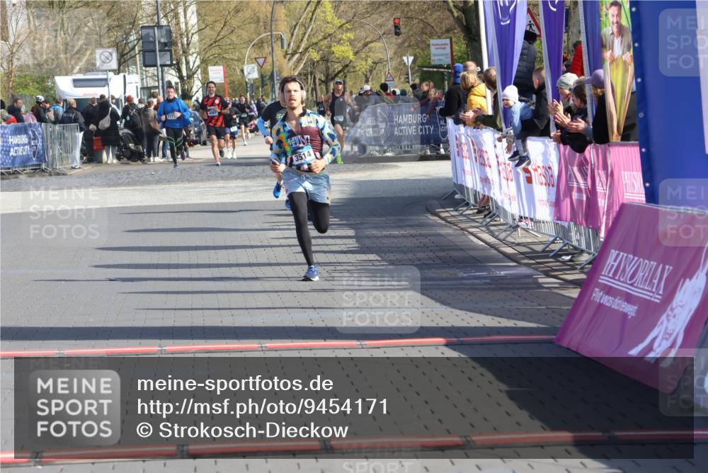 12.04.2026 - 45. Internationalen Wilhelmsburger Insellauf Strokosch-Dieckow http://msf.ph/oto/9454171 12.04.2026 10:29:21 Ziel 5316, 3514 meine-sportfotos.de