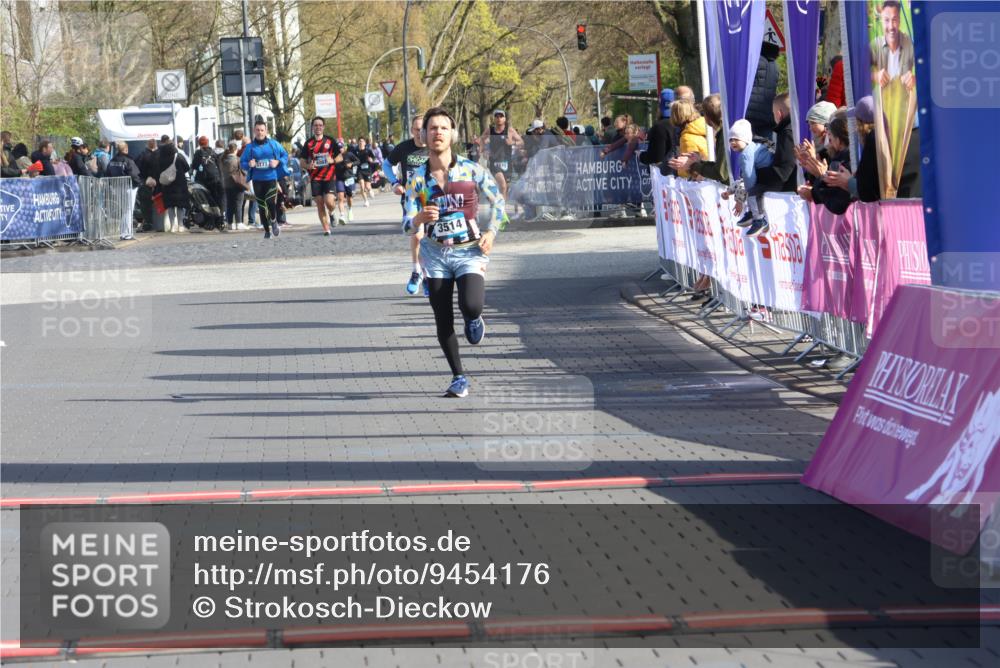12.04.2026 - 45. Internationalen Wilhelmsburger Insellauf Strokosch-Dieckow http://msf.ph/oto/9454176 12.04.2026 10:29:21 Ziel 5316, 3514 meine-sportfotos.de