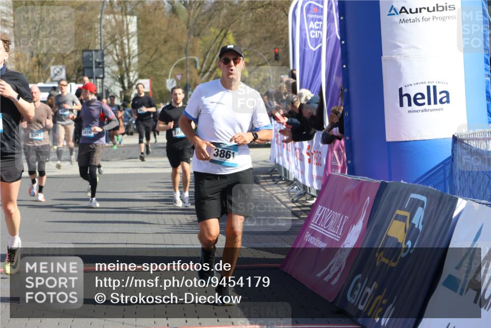 12.04.2026 - 45. Internationalen Wilhelmsburger Insellauf Strokosch-Dieckow http://msf.ph/oto/9454179 12.04.2026 10:41:55 Ziel 4674, 5034, 3861, 5545, 2812 meine-sportfotos.de