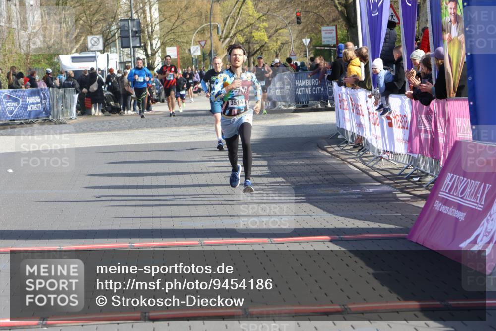 12.04.2026 - 45. Internationalen Wilhelmsburger Insellauf Strokosch-Dieckow http://msf.ph/oto/9454186 12.04.2026 10:29:21 Ziel 5316, 3514 meine-sportfotos.de