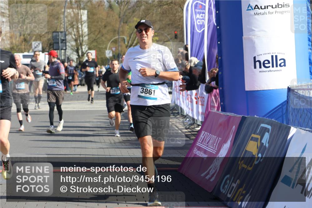 12.04.2026 - 45. Internationalen Wilhelmsburger Insellauf Strokosch-Dieckow http://msf.ph/oto/9454196 12.04.2026 10:41:55 Ziel 4674, 5034, 3861, 5545, 2812 meine-sportfotos.de