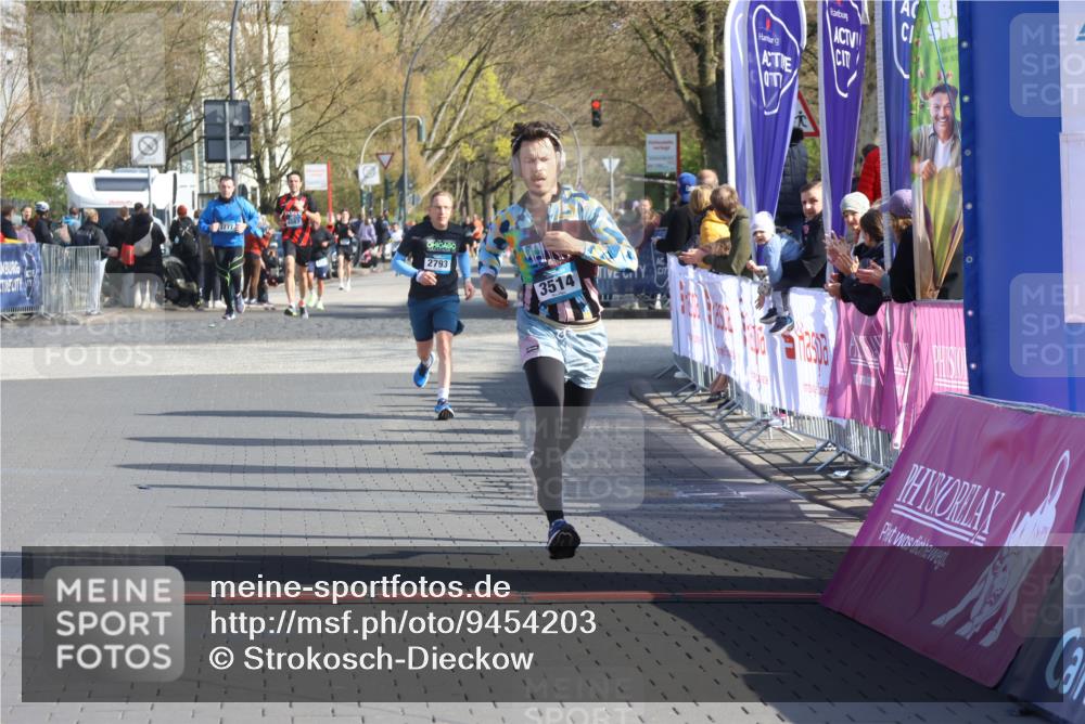 12.04.2026 - 45. Internationalen Wilhelmsburger Insellauf Strokosch-Dieckow http://msf.ph/oto/9454203 12.04.2026 10:29:22 Ziel 5316, 3514 meine-sportfotos.de