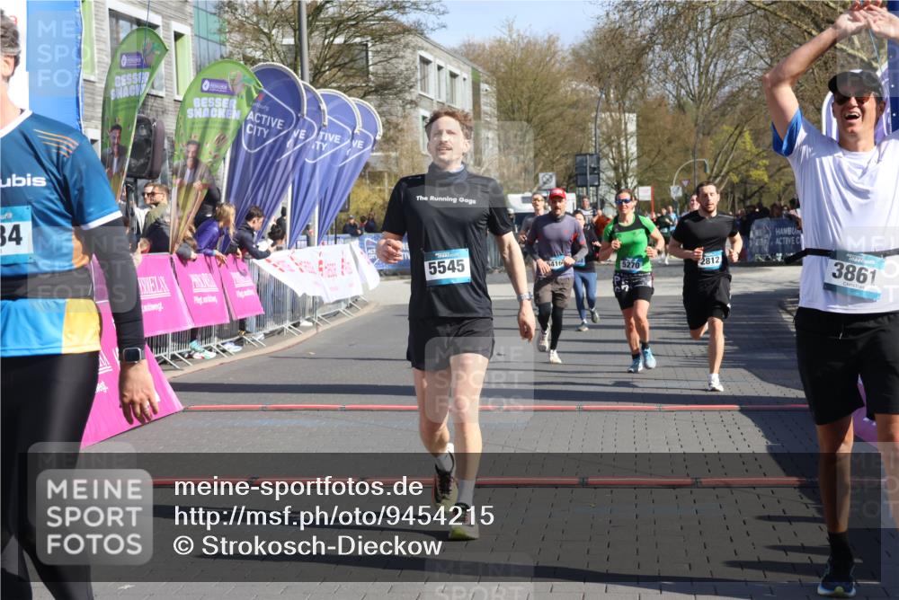 12.04.2026 - 45. Internationalen Wilhelmsburger Insellauf Strokosch-Dieckow http://msf.ph/oto/9454215 12.04.2026 10:41:57 Ziel 5034, 3861, 5545, 2812, 5270, 5416 meine-sportfotos.de