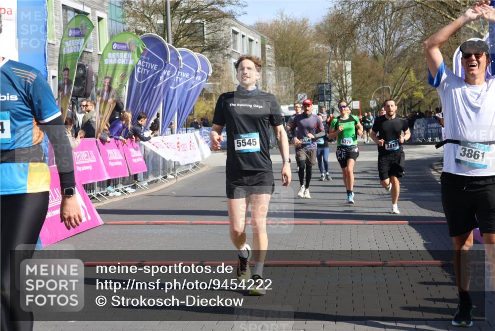 12.04.2026 - 45. Internationalen Wilhelmsburger Insellauf Strokosch-Dieckow http://msf.ph/oto/9454222 12.04.2026 10:41:57 Ziel 5034, 3861, 5545, 2812, 5270, 5416 meine-sportfotos.de