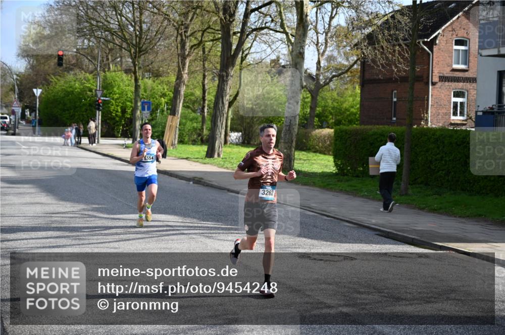 12.04.2026 - 45. Internationalen Wilhelmsburger Insellauf J. Mangold http://msf.ph/oto/9454248 12.04.2026 10:18:21 Ziel 3262, 5554, 4733, 4583, 4117, 3644, 2757 meine-sportfotos.de