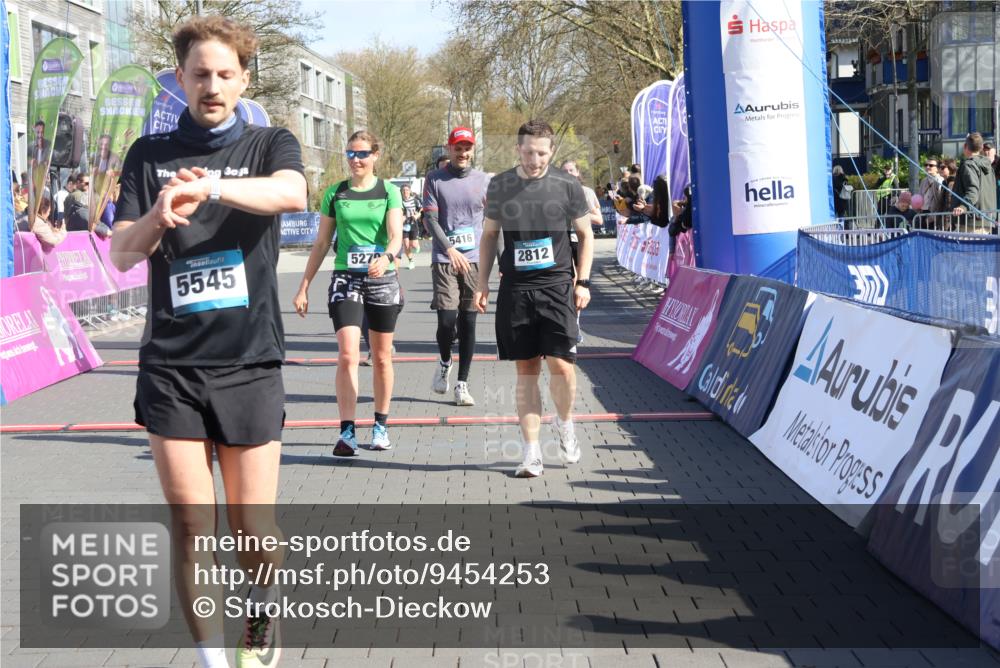 12.04.2026 - 45. Internationalen Wilhelmsburger Insellauf Strokosch-Dieckow http://msf.ph/oto/9454253 12.04.2026 10:42:02 Ziel 2812, 5270, 5416, 4963, 3831, 4602, 4667, 3229 meine-sportfotos.de