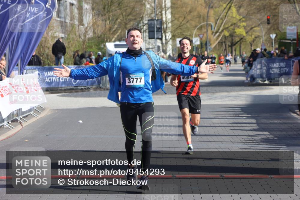 12.04.2026 - 45. Internationalen Wilhelmsburger Insellauf Strokosch-Dieckow http://msf.ph/oto/9454293 12.04.2026 10:29:31 Ziel 2793, 3777, 4979, 4087 meine-sportfotos.de