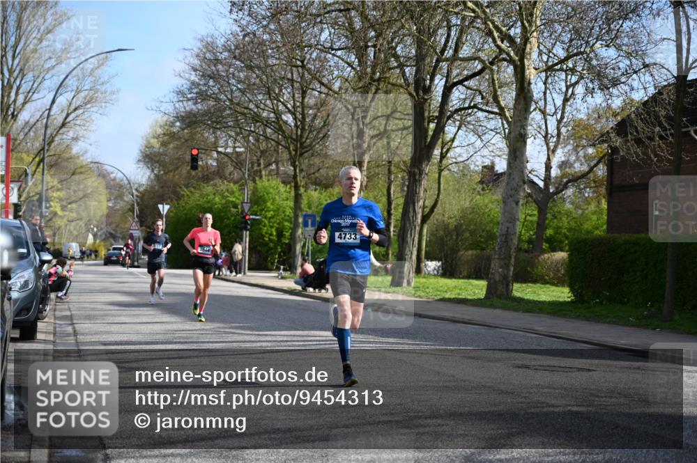12.04.2026 - 45. Internationalen Wilhelmsburger Insellauf J. Mangold http://msf.ph/oto/9454313 12.04.2026 10:18:43 Ziel 4733, 4583, 4117, 3644, 2757, 5049, 2671, 2549, 3289 meine-sportfotos.de