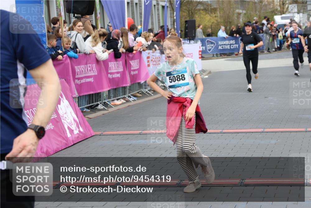 12.04.2026 - 45. Internationalen Wilhelmsburger Insellauf Strokosch-Dieckow http://msf.ph/oto/9454319 12.04.2026 13:05:10 Ziel 5088, 5864, 3964, 2891, 4314, 5096, 5808, 5477 meine-sportfotos.de