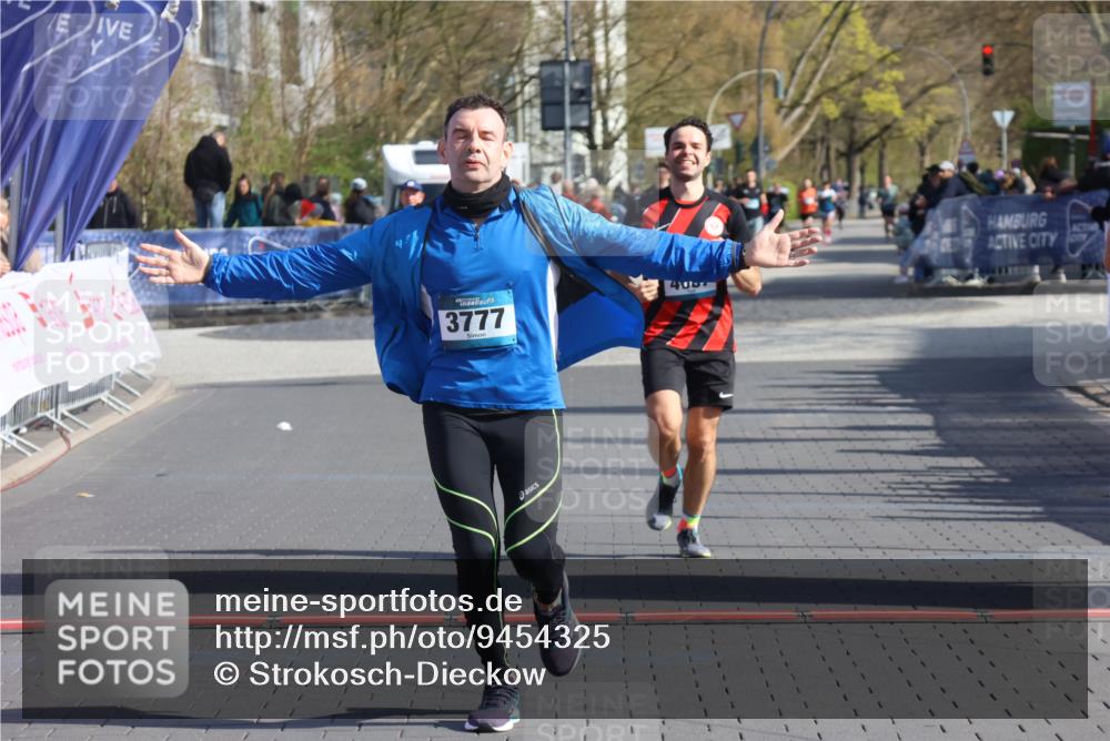12.04.2026 - 45. Internationalen Wilhelmsburger Insellauf Strokosch-Dieckow http://msf.ph/oto/9454325 12.04.2026 10:29:31 Ziel 2793, 3777, 4979, 4087 meine-sportfotos.de