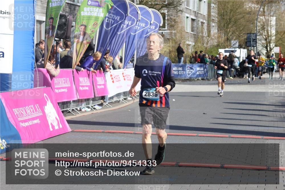 12.04.2026 - 45. Internationalen Wilhelmsburger Insellauf Strokosch-Dieckow http://msf.ph/oto/9454333 12.04.2026 10:42:22 Ziel 2836 meine-sportfotos.de