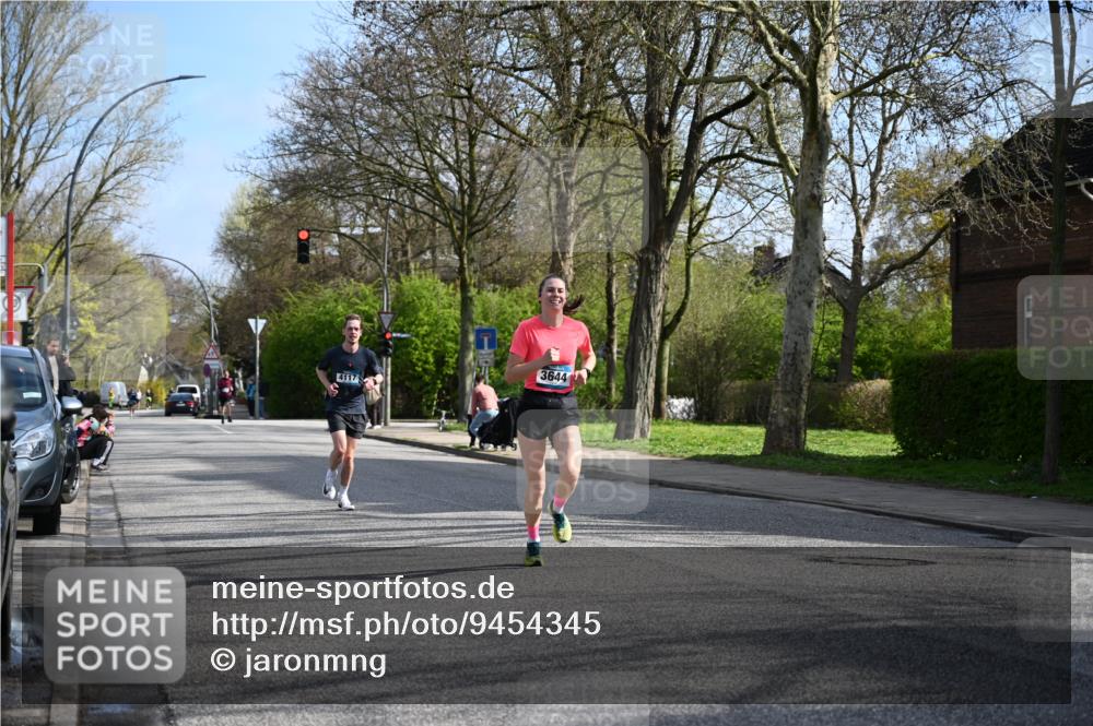 12.04.2026 - 45. Internationalen Wilhelmsburger Insellauf J. Mangold http://msf.ph/oto/9454345 12.04.2026 10:18:45 Ziel 4733, 4583, 4117, 3644, 2757, 5049, 2671, 2549, 3289, 5456, 2789 meine-sportfotos.de