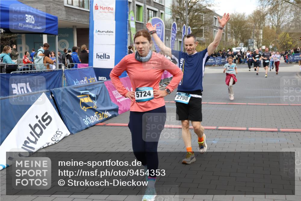 12.04.2026 - 45. Internationalen Wilhelmsburger Insellauf Strokosch-Dieckow http://msf.ph/oto/9454353 12.04.2026 13:05:08 Ziel 2798, 5088 meine-sportfotos.de