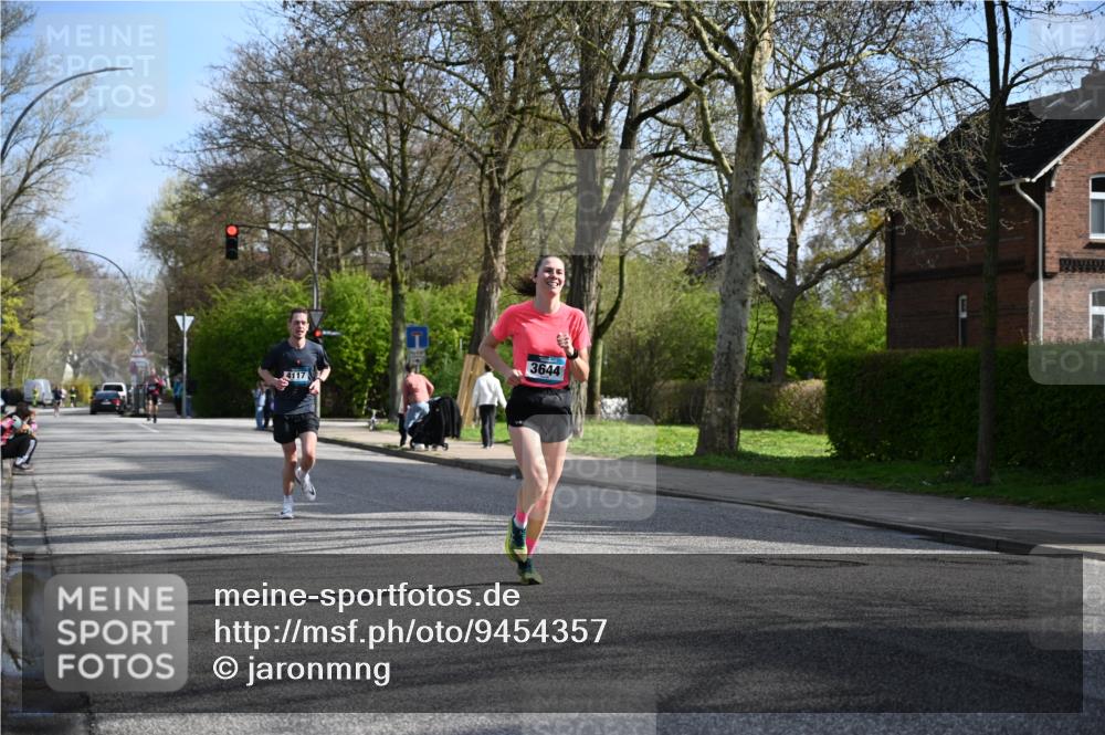 12.04.2026 - 45. Internationalen Wilhelmsburger Insellauf J. Mangold http://msf.ph/oto/9454357 12.04.2026 10:18:46 Ziel 4733, 4583, 4117, 3644, 2757, 5049, 2671, 2549, 3289, 5456, 2789 meine-sportfotos.de