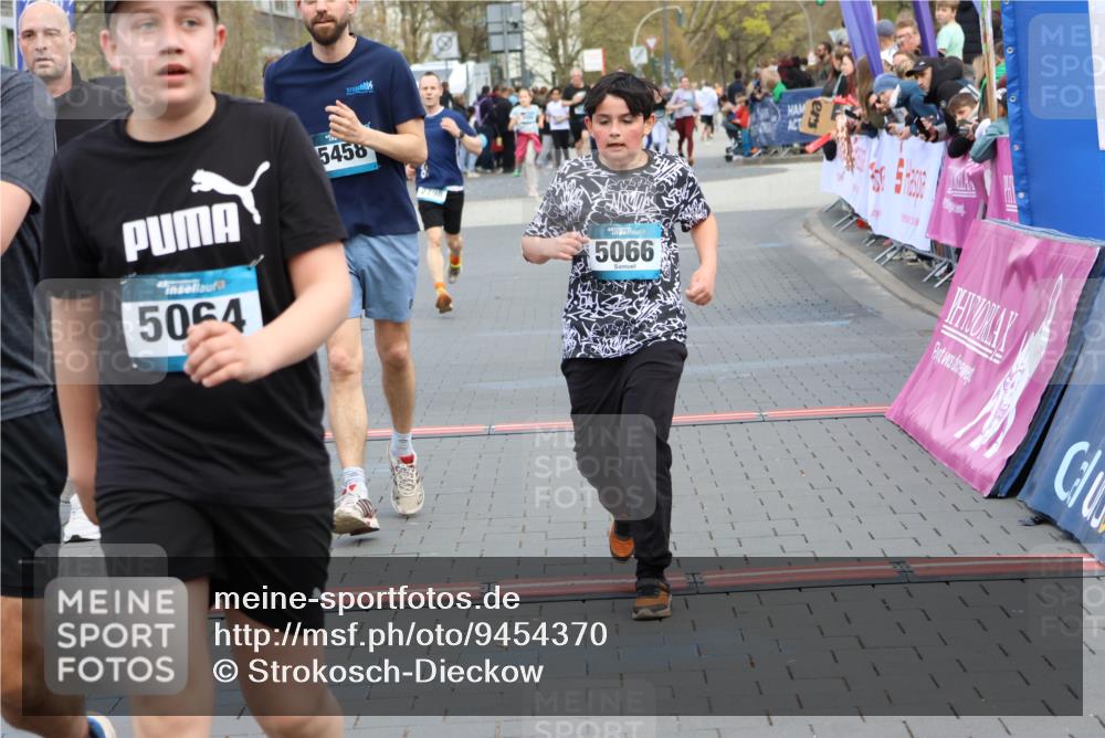 12.04.2026 - 45. Internationalen Wilhelmsburger Insellauf Strokosch-Dieckow http://msf.ph/oto/9454370 12.04.2026 13:05:01 Ziel 5064, 4048, 5423, 5066, 5458, 5728, 5724, 2798 meine-sportfotos.de