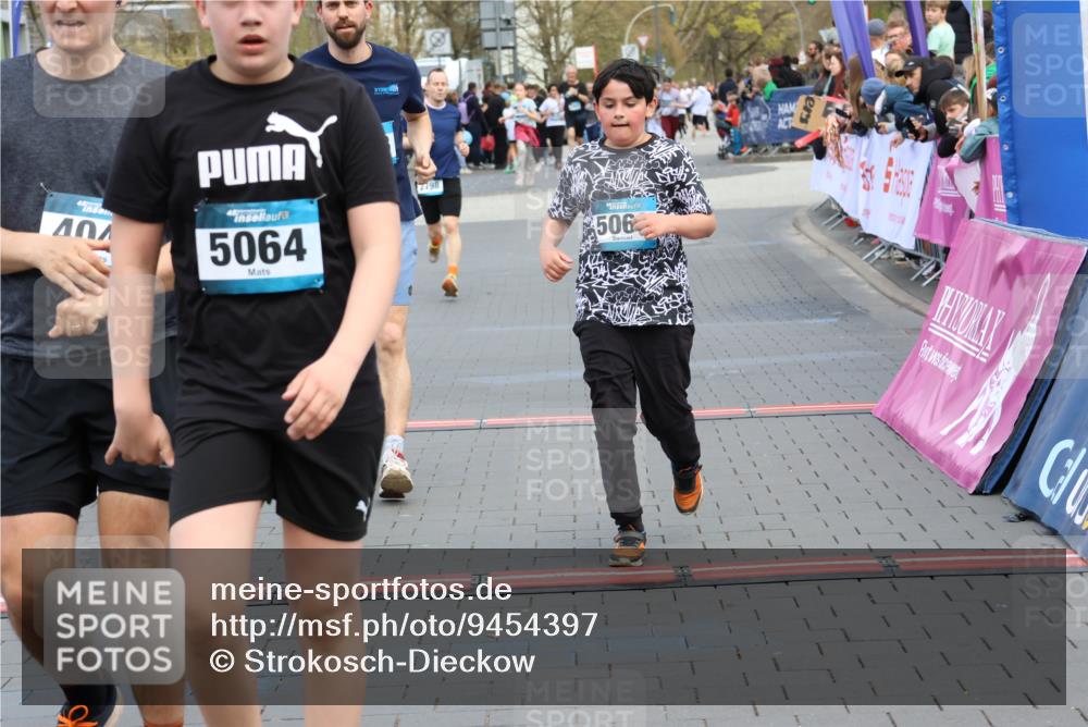 12.04.2026 - 45. Internationalen Wilhelmsburger Insellauf Strokosch-Dieckow http://msf.ph/oto/9454397 12.04.2026 13:05:01 Ziel 5064, 4048, 5423, 5066, 5458, 5728, 5724, 2798 meine-sportfotos.de