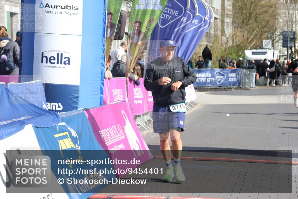 12.04.2026 - 45. Internationalen Wilhelmsburger Insellauf Strokosch-Dieckow http://msf.ph/oto/9454401 12.04.2026 10:29:38 Ziel 3735 meine-sportfotos.de
