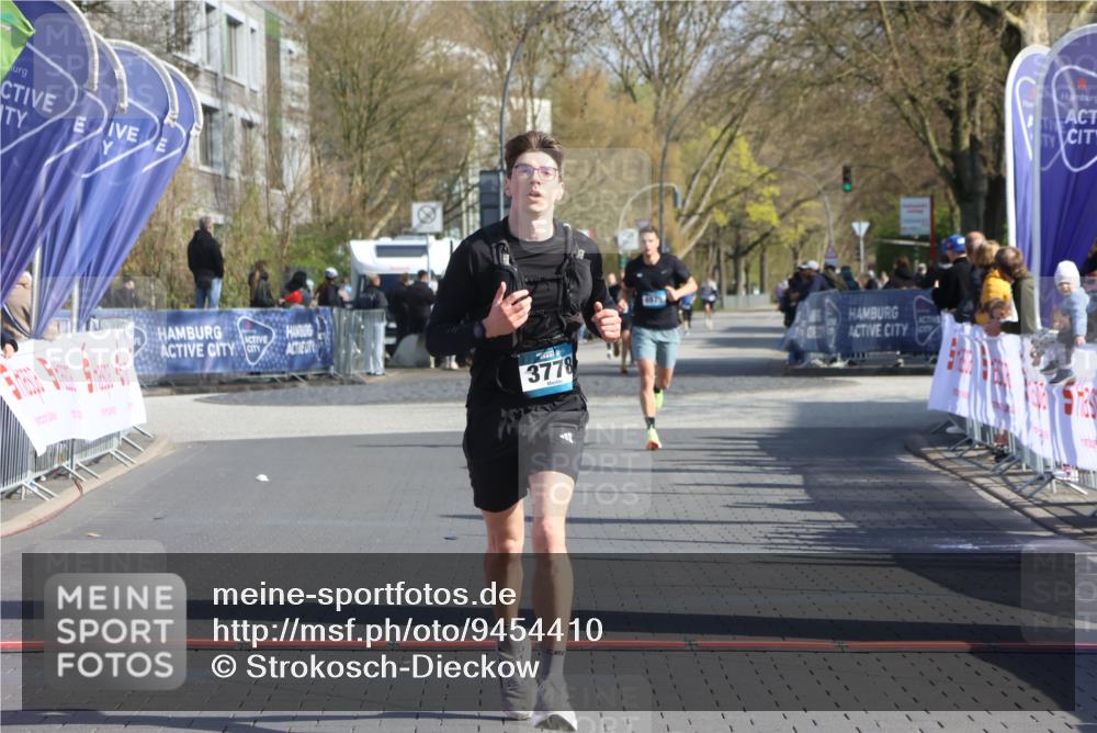 12.04.2026 - 45. Internationalen Wilhelmsburger Insellauf Strokosch-Dieckow http://msf.ph/oto/9454410 12.04.2026 10:29:43 Ziel 3778 meine-sportfotos.de