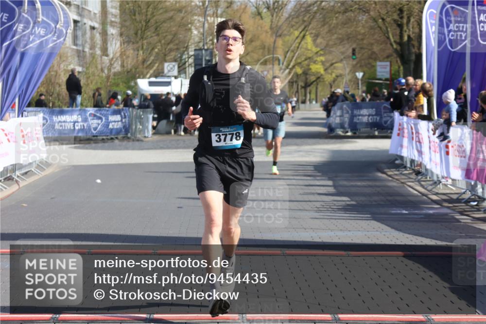 12.04.2026 - 45. Internationalen Wilhelmsburger Insellauf Strokosch-Dieckow http://msf.ph/oto/9454435 12.04.2026 10:29:43 Ziel 3778 meine-sportfotos.de