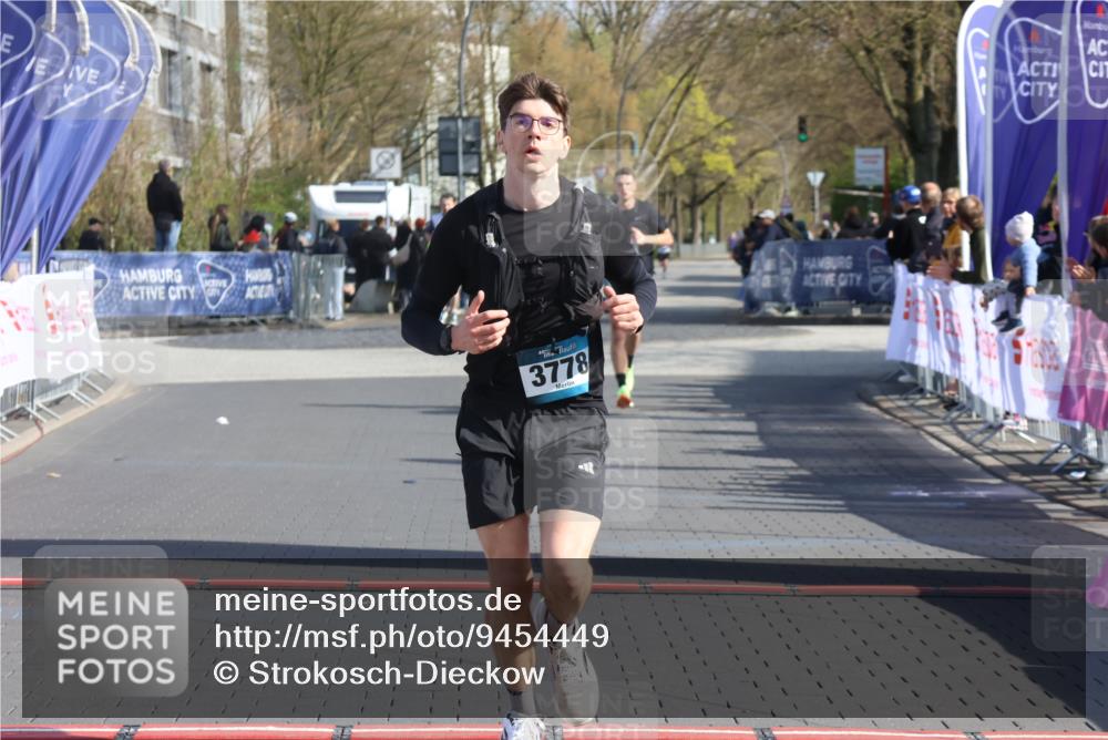 12.04.2026 - 45. Internationalen Wilhelmsburger Insellauf Strokosch-Dieckow http://msf.ph/oto/9454449 12.04.2026 10:29:43 Ziel 3778 meine-sportfotos.de