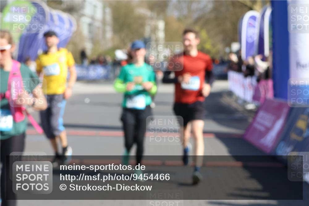 12.04.2026 - 45. Internationalen Wilhelmsburger Insellauf Strokosch-Dieckow http://msf.ph/oto/9454466 12.04.2026 10:42:36 Ziel 2222, 3419, 4042, 3991, 2262, 2263 meine-sportfotos.de