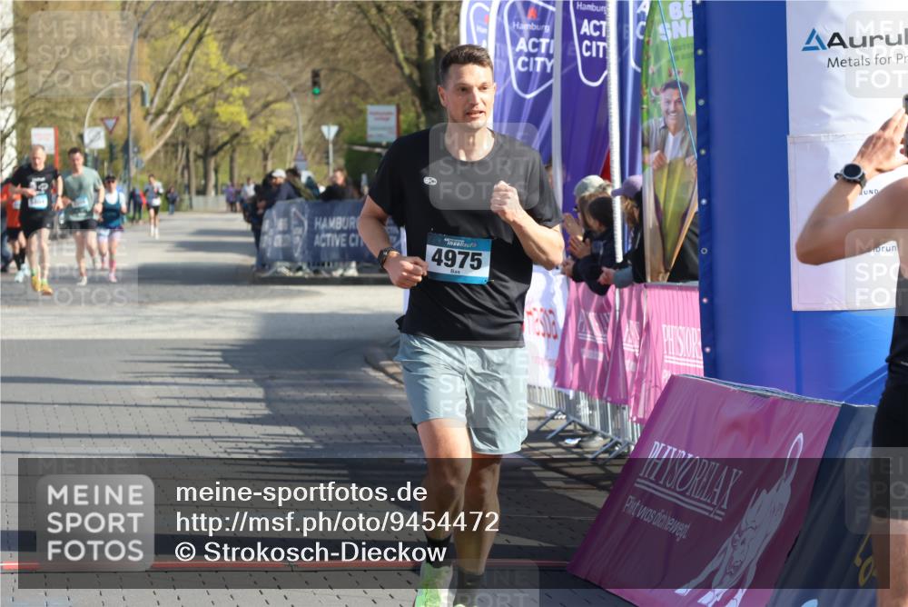 12.04.2026 - 45. Internationalen Wilhelmsburger Insellauf Strokosch-Dieckow http://msf.ph/oto/9454472 12.04.2026 10:29:48 Ziel 4975, 4027 meine-sportfotos.de