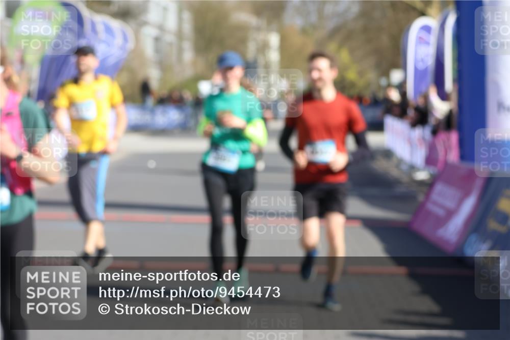 12.04.2026 - 45. Internationalen Wilhelmsburger Insellauf Strokosch-Dieckow http://msf.ph/oto/9454473 12.04.2026 10:42:36 Ziel 2222, 3419, 4042, 3991, 2262, 2263 meine-sportfotos.de