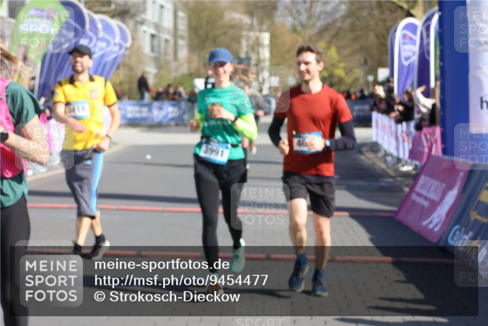 12.04.2026 - 45. Internationalen Wilhelmsburger Insellauf Strokosch-Dieckow http://msf.ph/oto/9454477 12.04.2026 10:42:36 Ziel 2222, 3419, 4042, 3991, 2262, 2263 meine-sportfotos.de