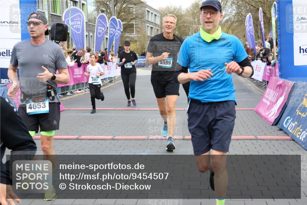 12.04.2026 - 45. Internationalen Wilhelmsburger Insellauf Strokosch-Dieckow http://msf.ph/oto/9454507 12.04.2026 13:04:45 Ziel 4600, 5474, 4653, 5420, 5599, 5620, 4951, 4115, 4351, 4125 meine-sportfotos.de