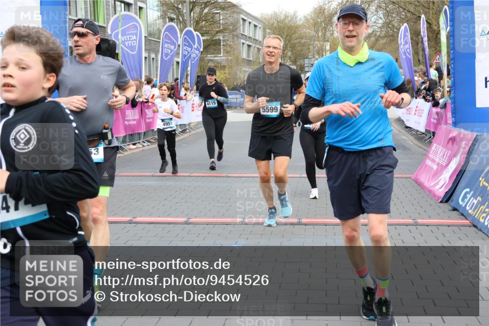12.04.2026 - 45. Internationalen Wilhelmsburger Insellauf Strokosch-Dieckow http://msf.ph/oto/9454526 12.04.2026 13:04:44 Ziel 4647, 5565, 4600, 5474, 4653, 5420, 5599, 5620, 4951, 4115, 4351 meine-sportfotos.de