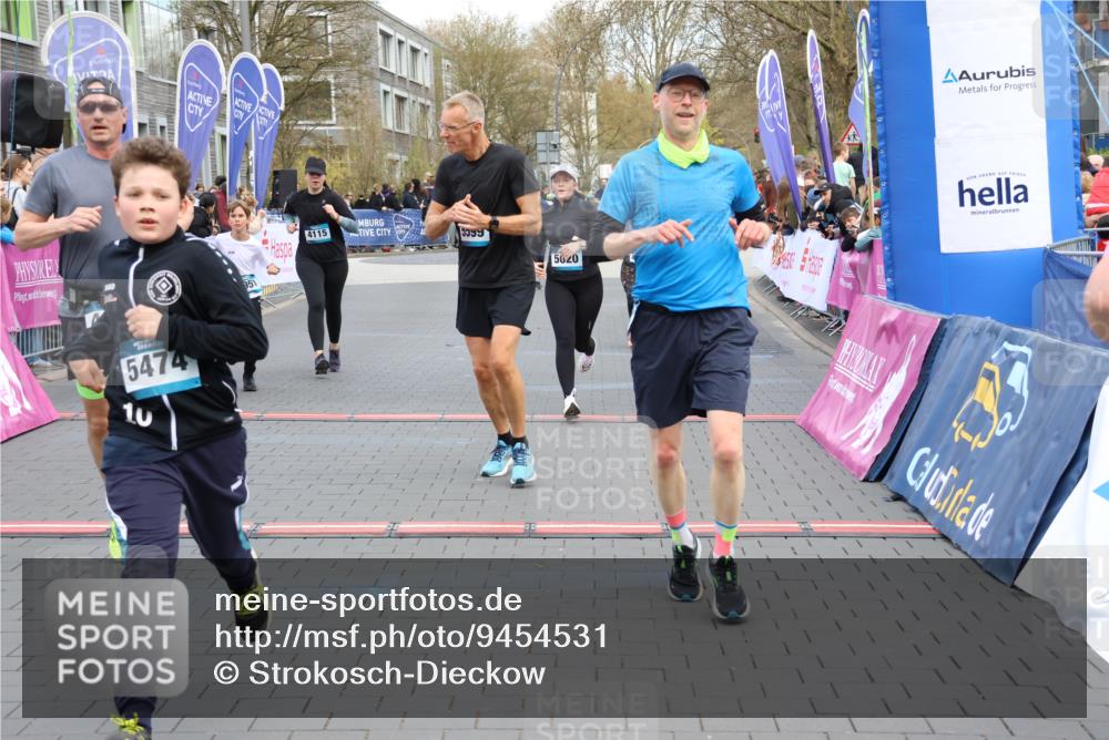 12.04.2026 - 45. Internationalen Wilhelmsburger Insellauf Strokosch-Dieckow http://msf.ph/oto/9454531 12.04.2026 13:04:44 Ziel 4647, 5565, 4600, 5474, 4653, 5420, 5599, 5620, 4951, 4115, 4351 meine-sportfotos.de