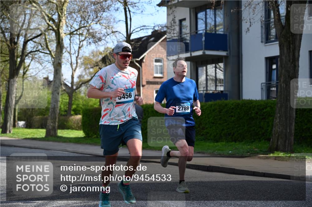 12.04.2026 - 45. Internationalen Wilhelmsburger Insellauf J. Mangold http://msf.ph/oto/9454533 12.04.2026 10:19:29 Ziel 2671, 2549, 3289, 5456, 2789, 5652, 3976, 4162, 4605 meine-sportfotos.de