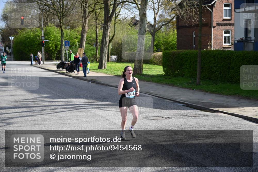 12.04.2026 - 45. Internationalen Wilhelmsburger Insellauf J. Mangold http://msf.ph/oto/9454568 12.04.2026 10:20:56 Ziel 3134, 3208, 2212, 4003, 5591, 2127, 3099, 2253 meine-sportfotos.de