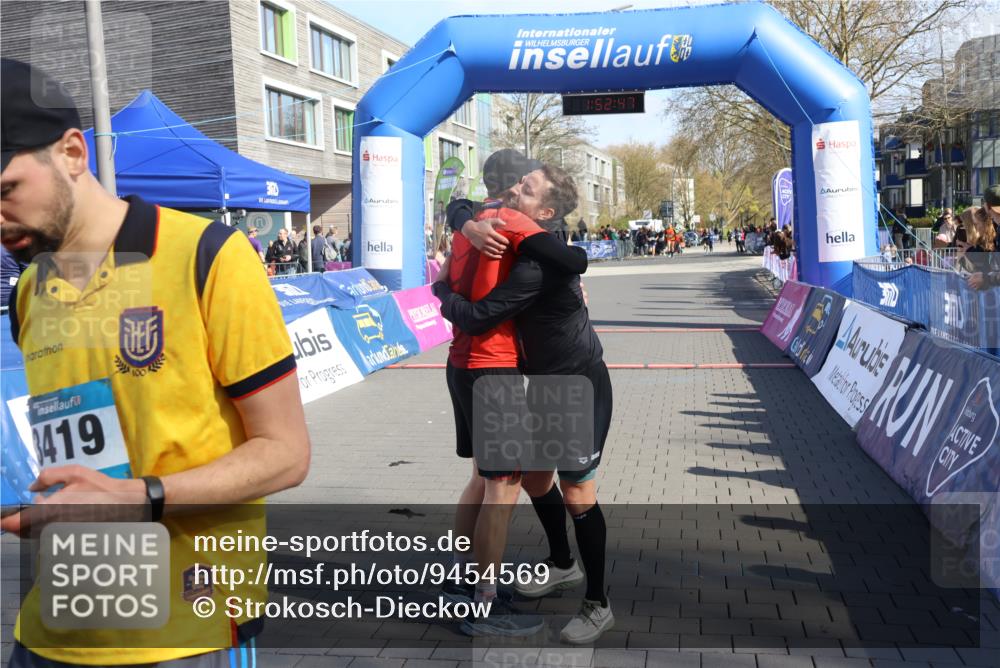 12.04.2026 - 45. Internationalen Wilhelmsburger Insellauf Strokosch-Dieckow http://msf.ph/oto/9454569 12.04.2026 10:42:45 Ziel  meine-sportfotos.de