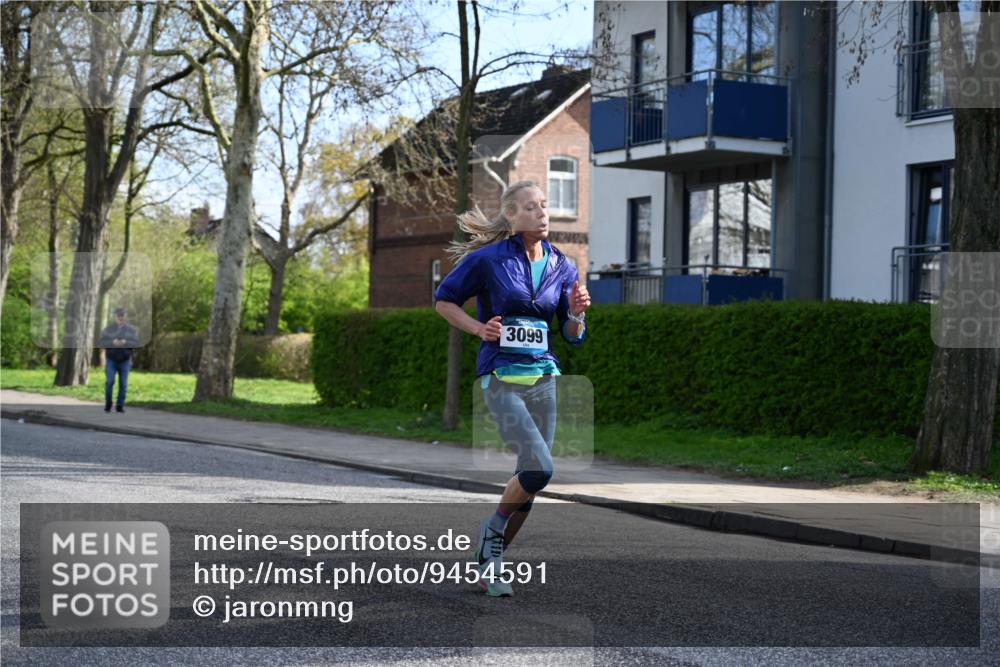 12.04.2026 - 45. Internationalen Wilhelmsburger Insellauf J. Mangold http://msf.ph/oto/9454591 12.04.2026 10:21:21 Ziel 2127, 3099, 2253, 3137, 3930, 3317, 3771 meine-sportfotos.de