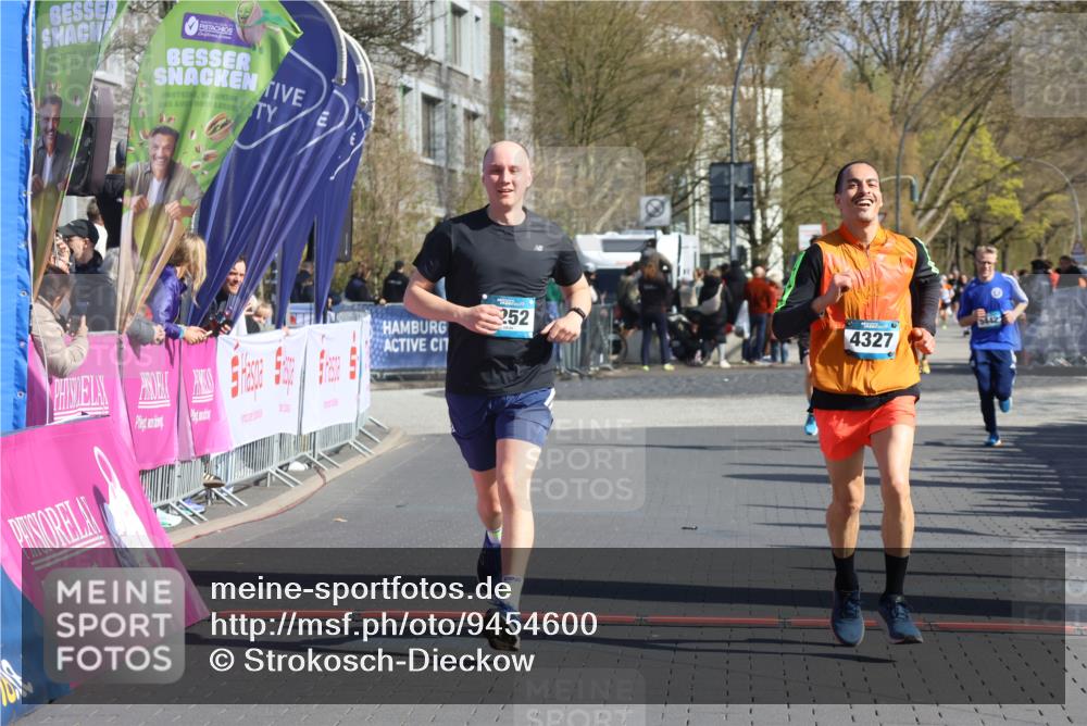 12.04.2026 - 45. Internationalen Wilhelmsburger Insellauf Strokosch-Dieckow http://msf.ph/oto/9454600 12.04.2026 10:42:55 Ziel 2252 meine-sportfotos.de