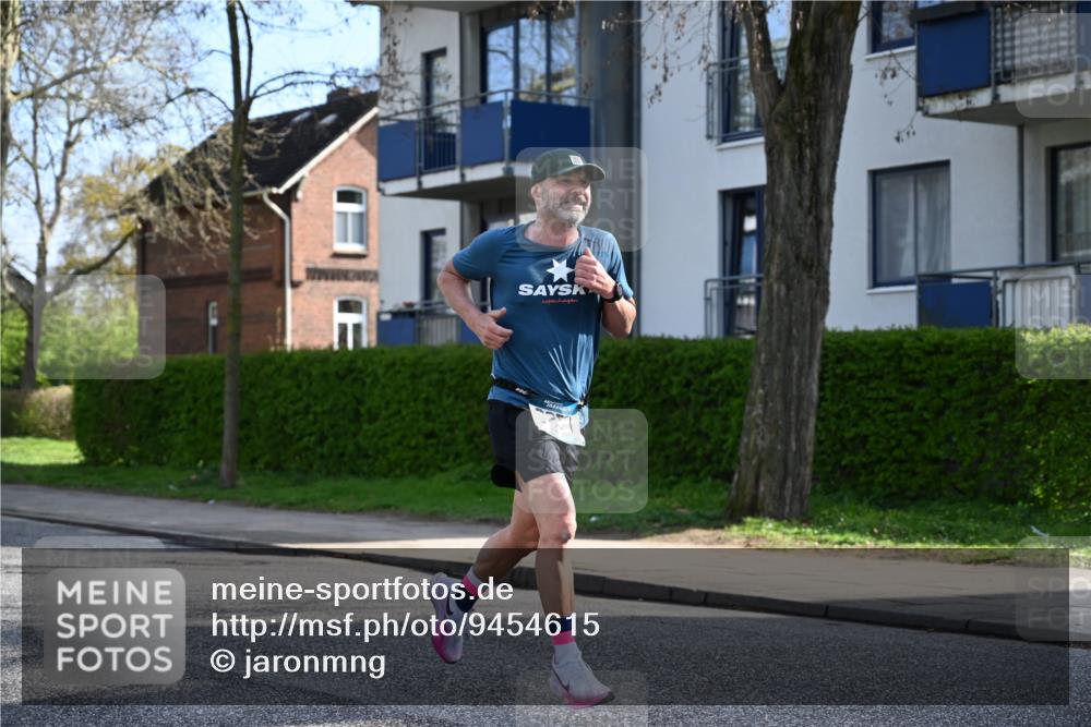 12.04.2026 - 45. Internationalen Wilhelmsburger Insellauf J. Mangold http://msf.ph/oto/9454615 12.04.2026 10:21:33 Ziel 2253, 3137, 3930, 3317, 3771, 3771, 2010 meine-sportfotos.de